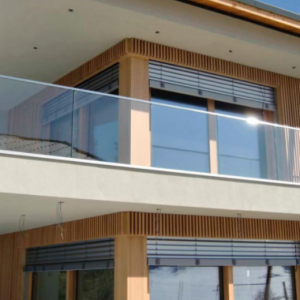 những mẫu lan can kính ban công 22